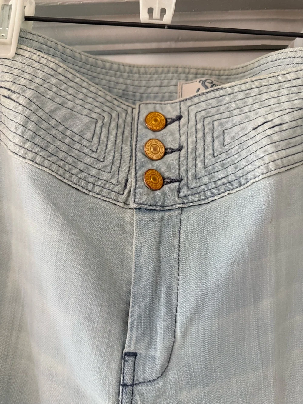 7 For All Mankind Light Blue Wide Leg Jeans with Gold Buttons - Picture 1 of 9